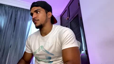 camilo_contre21 online show from February 10, 8:31 pm