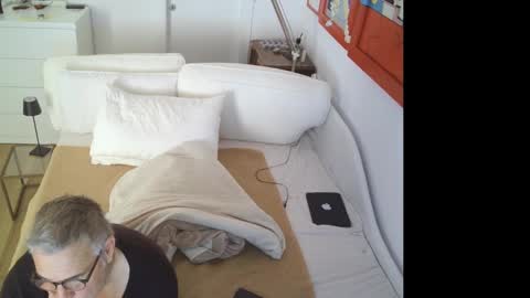 camunication online show from February 18, 1:11 pm