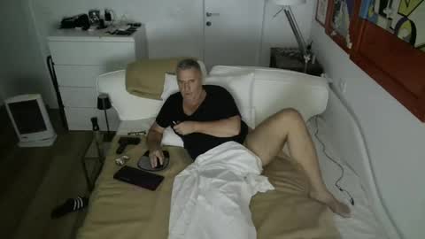 camunication online show from February 14, 9:21 pm