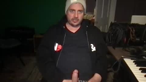 camunity online show from April 19, 11:07 pm