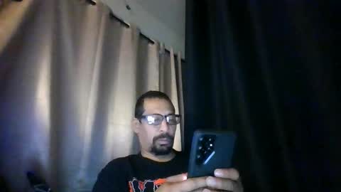 Snapshot of cargopipe2000 chatting on October 28, 7:22 am Adams huge online show from October 28, 7:22 am