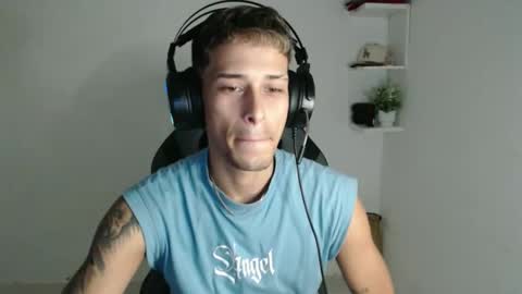 carlossmi01 online show from November 21, 4:39 pm