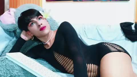 carolinejesh online show from July 5, 4:19 am