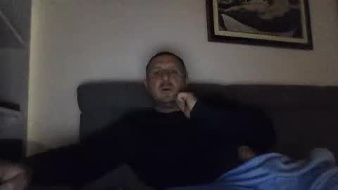 Snapshot of cashmaster33 chatting on October 11, 8:24 pm cashmaster33 online show from October 11, 8:24 pm