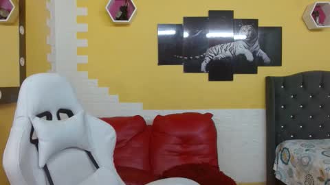 chacorta_ online show from April 1, 1:24 pm