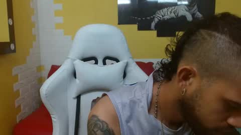 chacorta_ online show from June 5, 1:28 pm