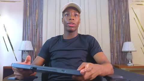 charlesbrown_ online show from May 18, 1:39 pm