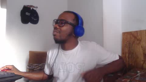 charly_vergonti_ online show from September 13, 11:44 am