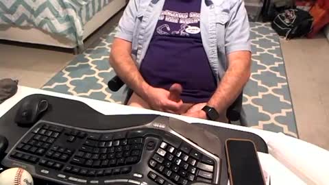 chesbayboy online show from December 3, 6:08 am