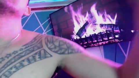 chico_explosivo online show from November 4, 1:17 am