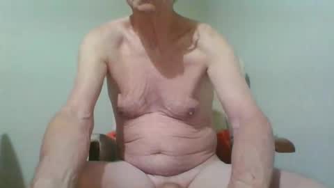 chipper341596 online show from April 19, 4:34 am