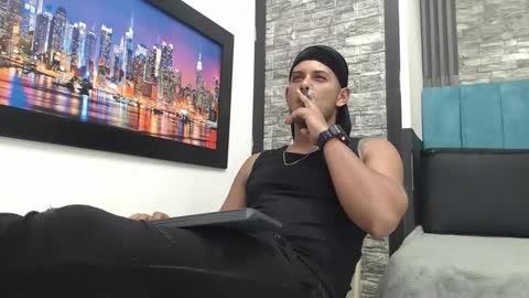 chris_dick2 online show from December 2, 7:33 am