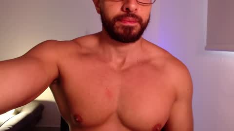 cris         Twitter magnum101010 insta magnumc20 online show from March 2, 2:36 pm