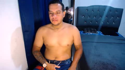 Snapshot of christian_maln chatting on October 5, 12:14 am christian_maln online show from October 5, 12:14 am