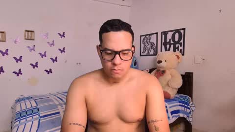 Snapshot of christian_maln chatting on January 29, 4:15 am christian_maln online show from January 29, 4:15 am