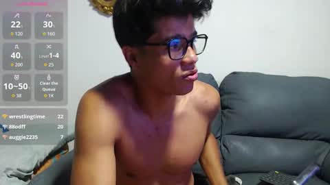 Snapshot of christian_musclet4 chatting on October 20, 11:36 am ---Chistian--- online show from October 20, 11:36 am