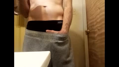 Snapshot of ciestep8216 chatting on March 3, 4:12 am ciestep8216 online show from March 3, 4:12 am