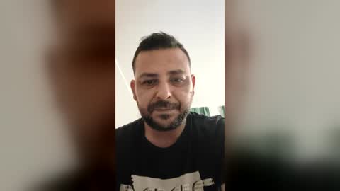 ciubucgeorge59 online show from June 27, 10:04 pm