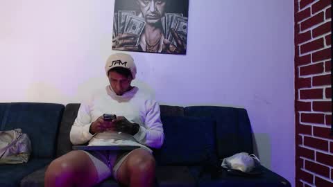 Snapshot of clark__ken chatting on October 9, 2:38 am Juanpaindependent model online show from October 9, 2:38 am