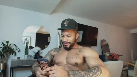 clark_strong online show from April 16, 11:40 pm