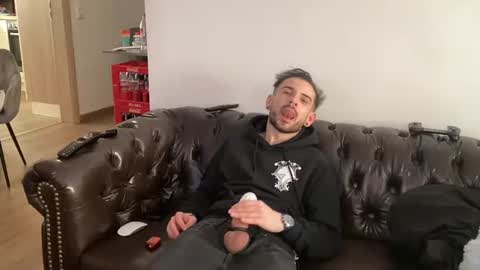 Clark online show from December 10, 9:33 am