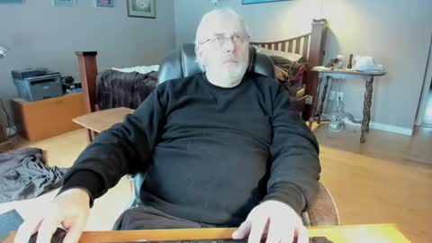 cloudalert62 online show from January 1, 6:27 pm