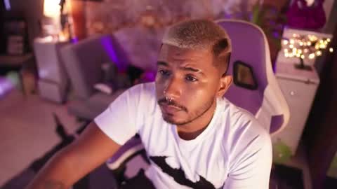 Snapshot of coffeman08 chatting on November 2, 1:26 pm Andres online show from November 2, 1:26 pm