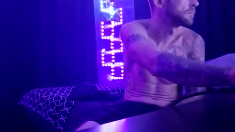 colevan2390 online show from November 23, 8:47 am