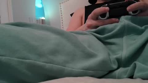 Snapshot of collegecannon chatting on December 18, 7:04 am collegecannon online show from December 18, 7:04 am