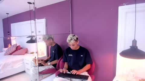 COLLEMAN online show from January 22, 11:45 am