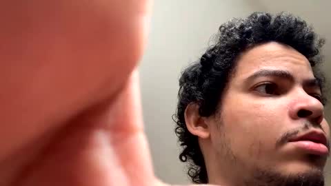 comobailamioso online show from February 4, 9:17 am