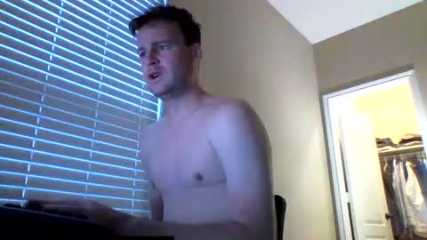 cooldude122222 online show from December 8, 3:13 pm