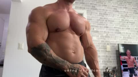 couplemuscle40 online show from June 5, 2:12 pm
