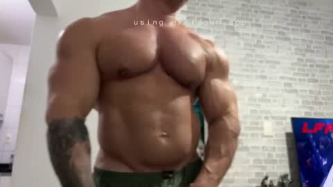 couplemuscle40 online show from July 25, 3:14 am