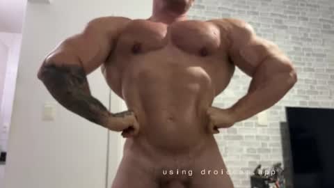 couplemuscle40 online show from June 23, 11:07 pm