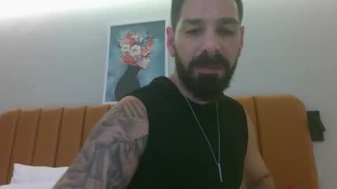 Snapshot of crazycouple1011 chatting on October 29, 12:41 pm funcouple online show from October 29, 12:41 pm