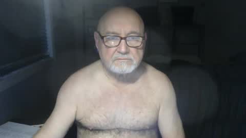 Creamormilk online show from January 9, 9:47 am