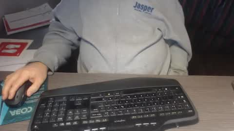 Creamormilk online show from October 27, 1:57 pm