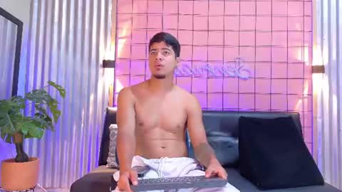 criss_hardcock_ online show from June 10, 12:40 pm
