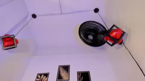 criss_zuri online show from April 9, 11:49 am