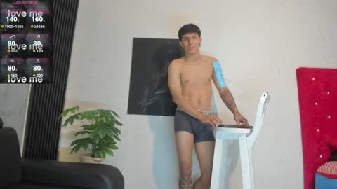 cristopher23  online show from December 10, 7:54 pm