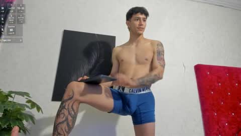 cristopher23  online show from January 3, 8:11 pm