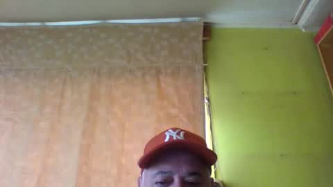 crmperez online show from February 19, 8:27 pm