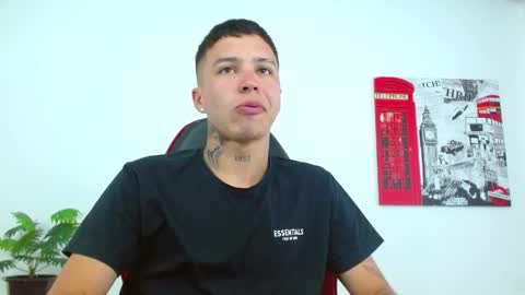 cumandres online show from April 6, 2:40 pm