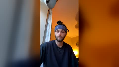 cumsmokeup online show from April 18, 7:18 pm