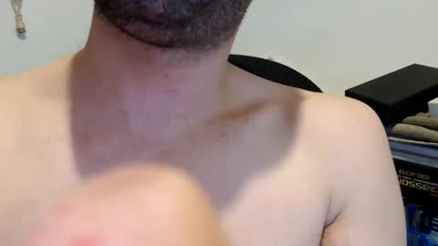 cuteguy52 online show from March 15, 1:35 am