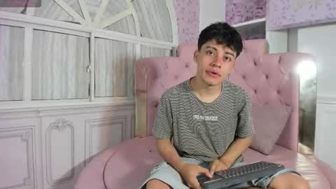 cutenaked_ online show from December 22, 11:07 am