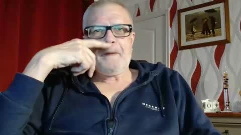 Brian ... online show from April 9, 8:04 pm