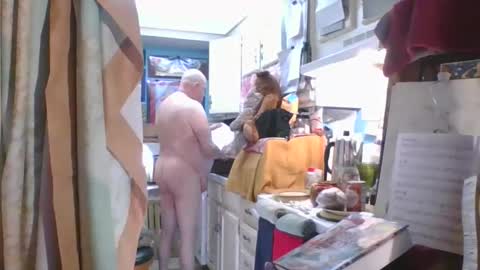 Snapshot of daddycubbyhubby chatting on October 24, 2:57 am Daddy online show from October 24, 2:57 am
