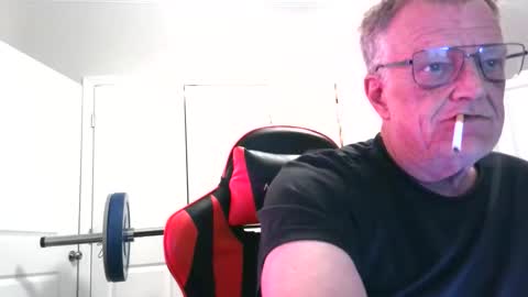 daddydave6400 online show from May 8, 9:21 am